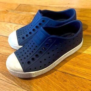 Native slip in 
Navy blue
C9